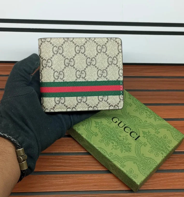 GUCCI Luxury Wallet Edition: Iconic Style, Refined Craftsmanship.