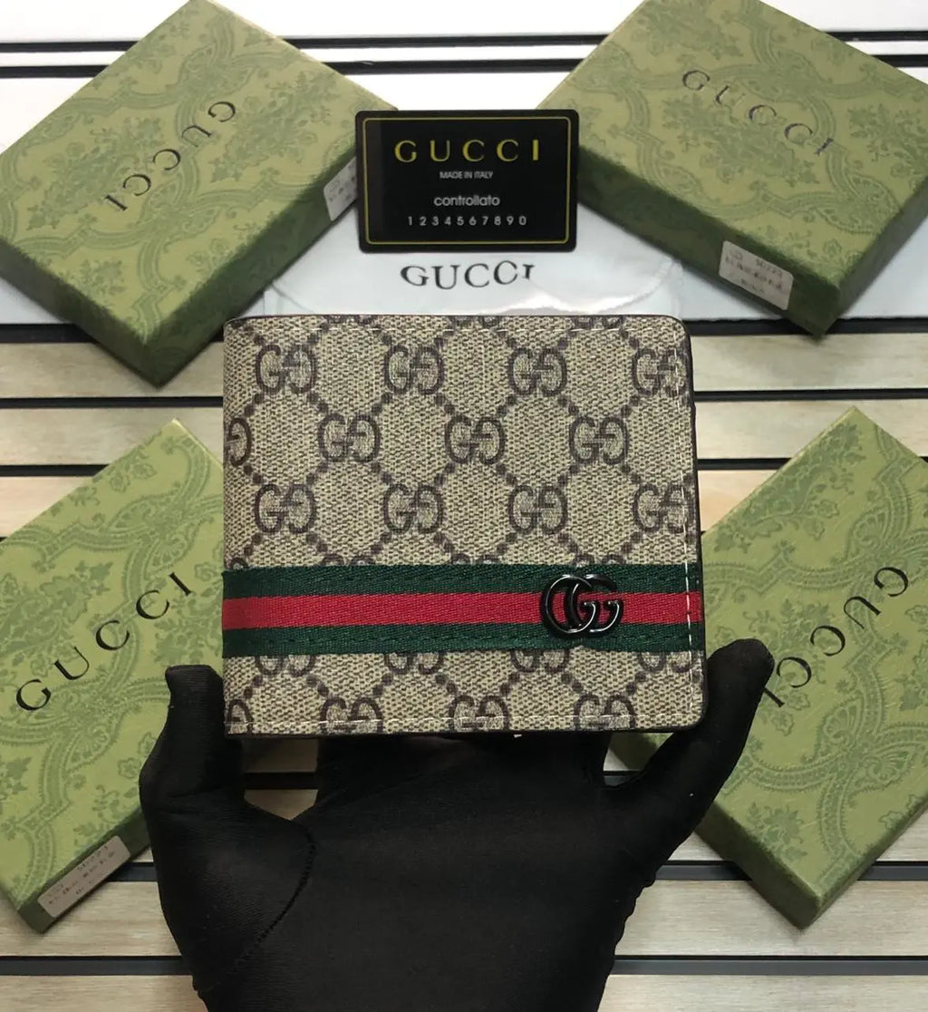 GUCCI Luxury Wallet Edition: Iconic Style, Refined Craftsmanship.