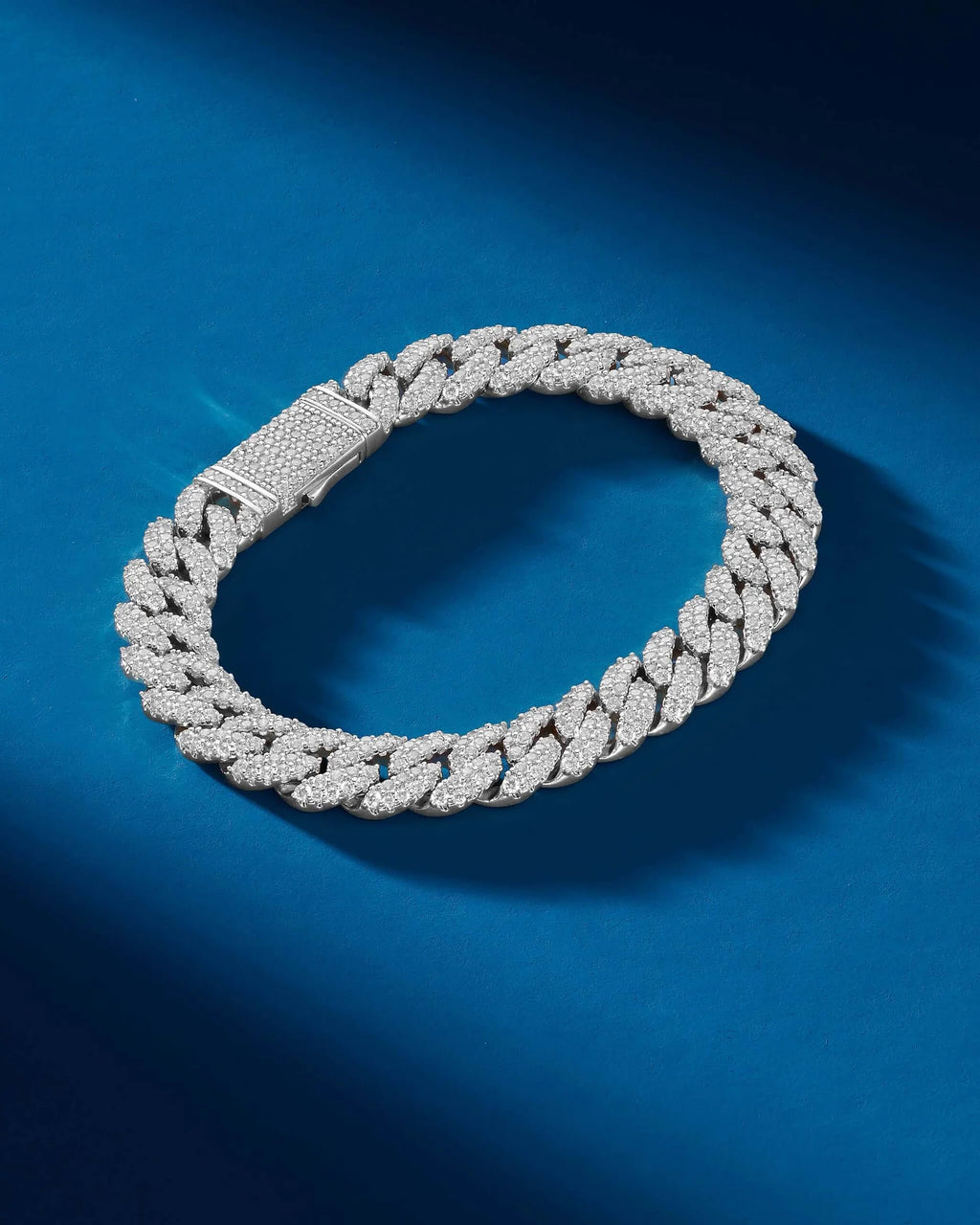 Iced Out Luxury: Premium Diamond & Cubic Crystal Bracelet (Men & Women).