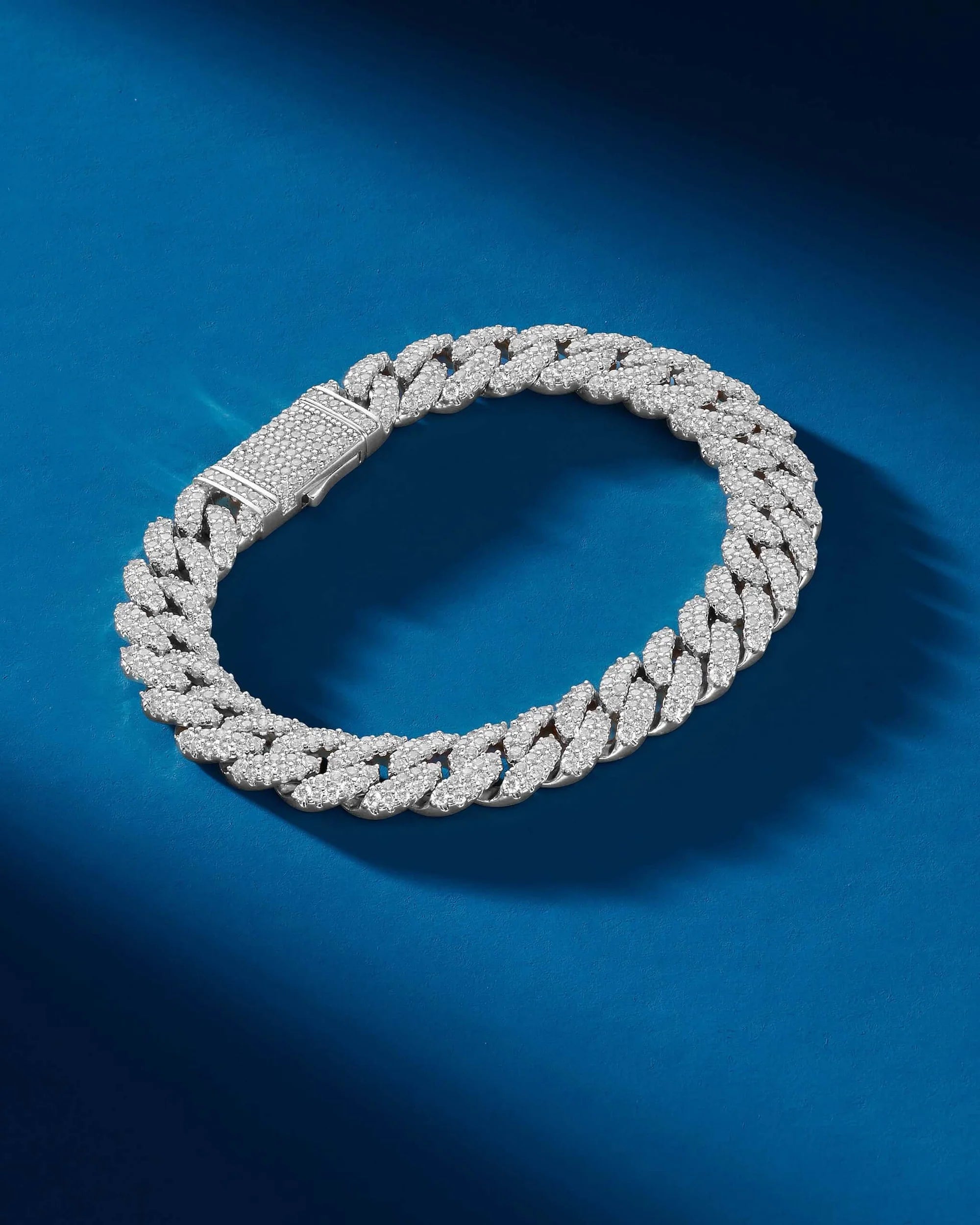 Iced Out Luxury: Premium Diamond & Cubic Crystal Bracelet (Men & Women).