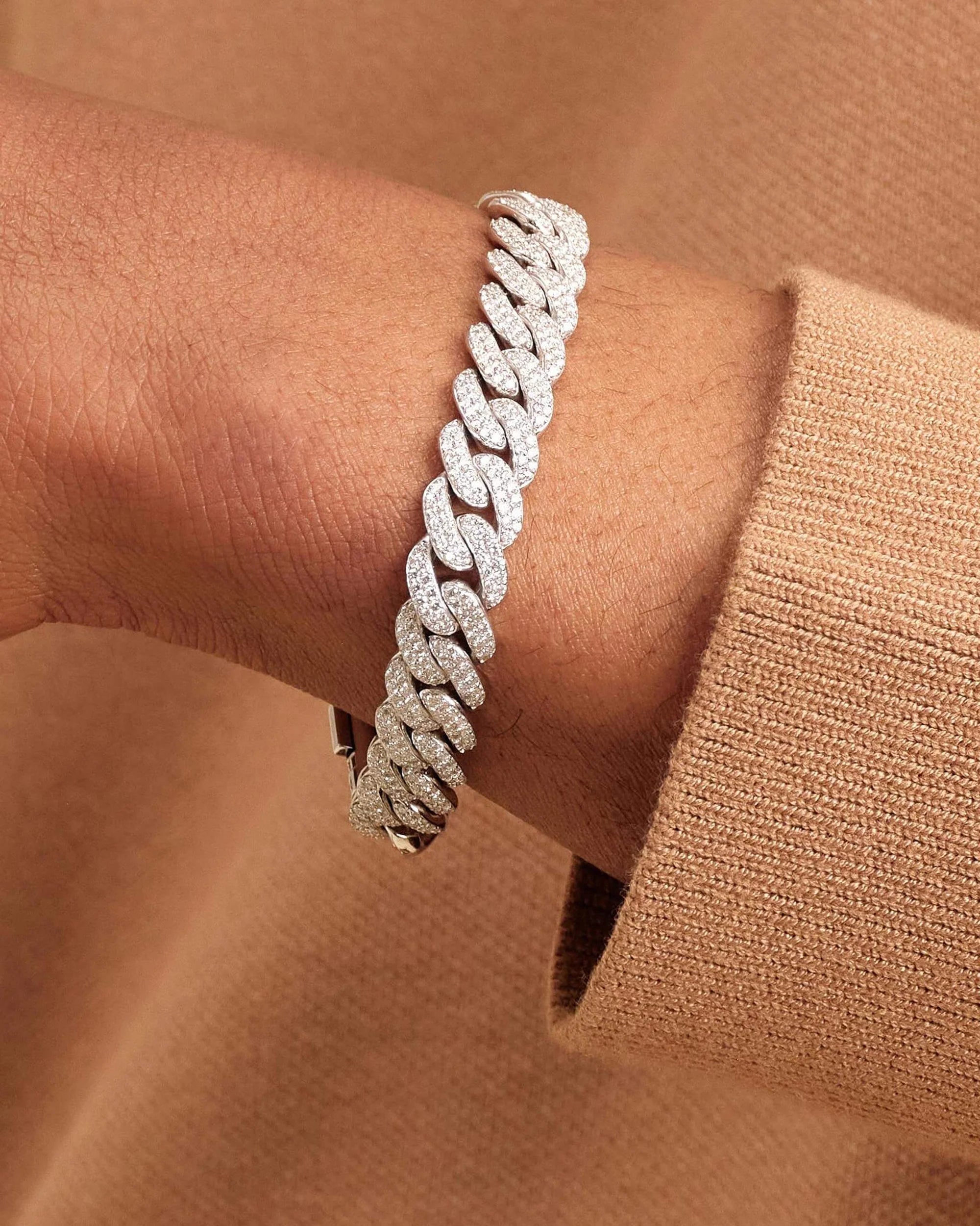 Iced Out Luxury: Premium Diamond & Cubic Crystal Bracelet (Men & Women).