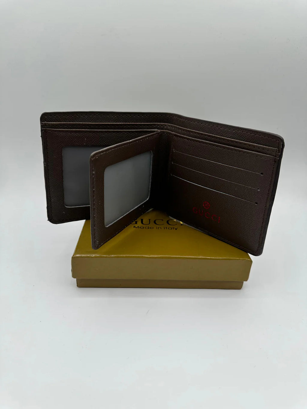 GUCCI Luxury Wallet Edition: Iconic Style, Refined Craftsmanship.