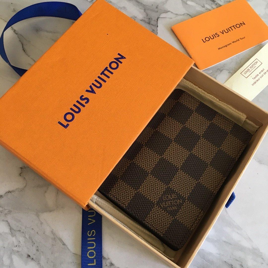💼Louis Vuitton Men’s Designer Wallet – Stylish & Durable