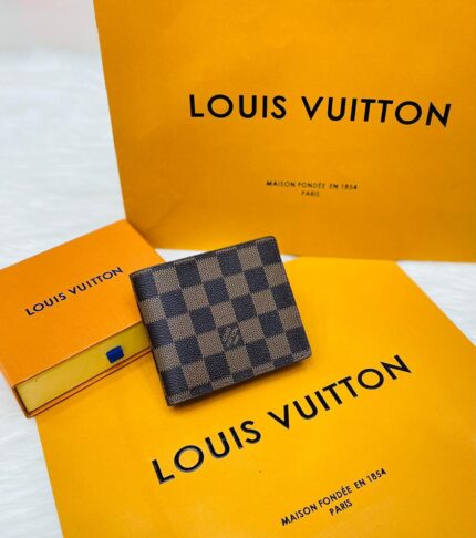 💼Louis Vuitton Men’s Designer Wallet – Stylish & Durable